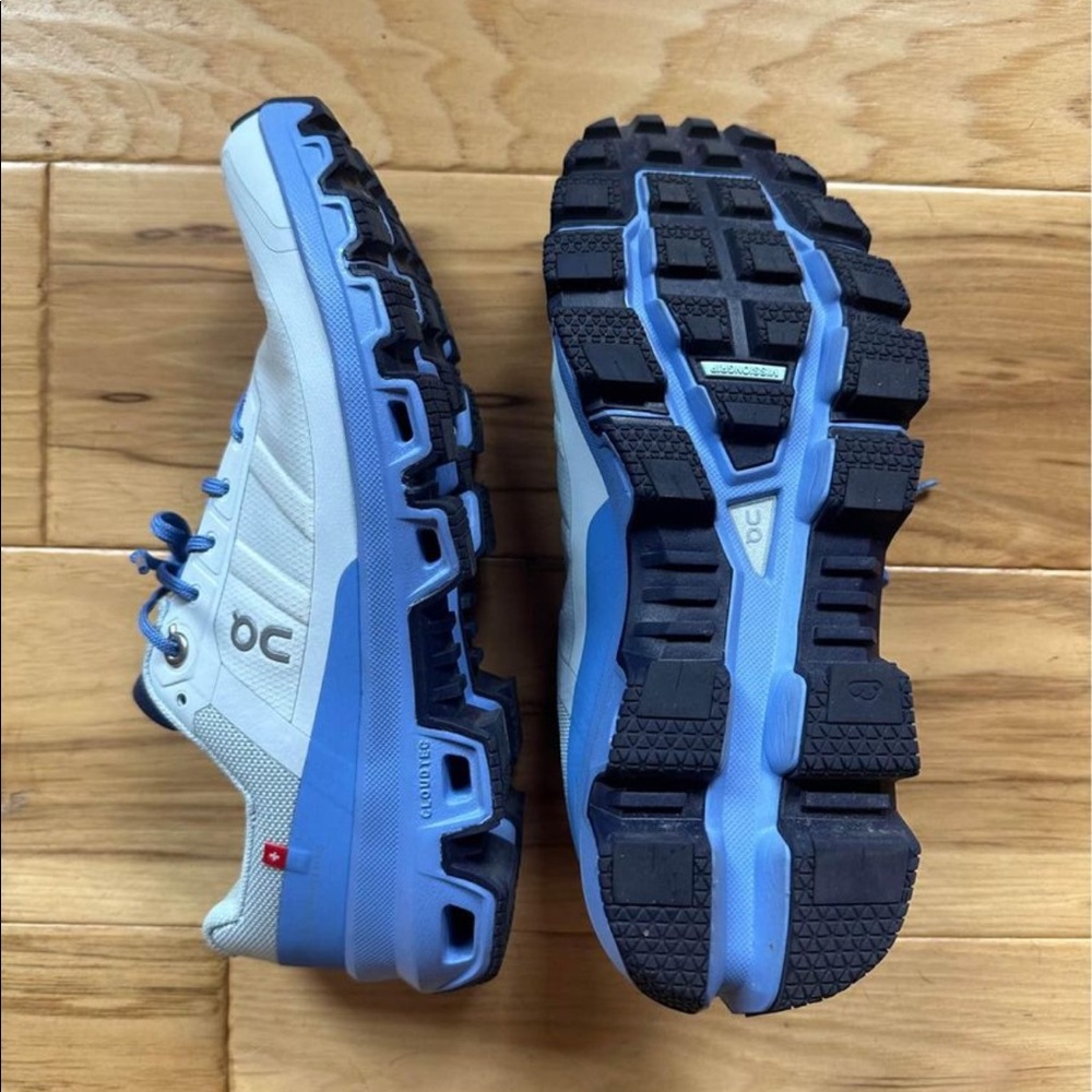 On cloud cloud swift running shoes